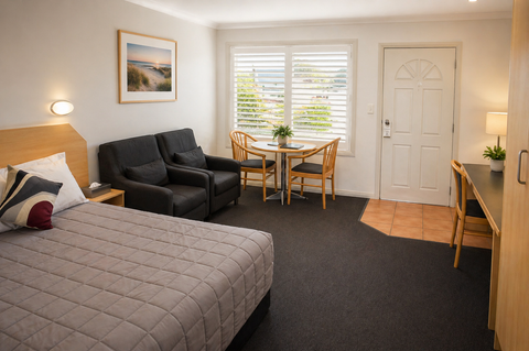 Deluxe Queen Room